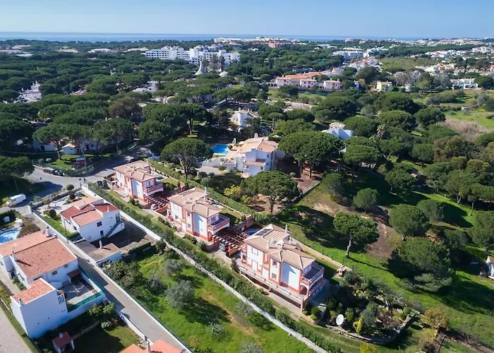 Villa 4 Bed Private Ribeiro Ii With Heated Pool, Garden, Wi-fi