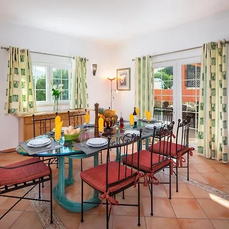 Villa 4 Bed Private Ribeiro Ii With Heated Pool, Garden, Wi-fi *