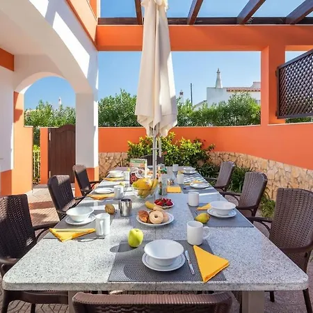4 Bed Private Ribeiro Ii With Heated Pool, Garden, Wi-fi Villa