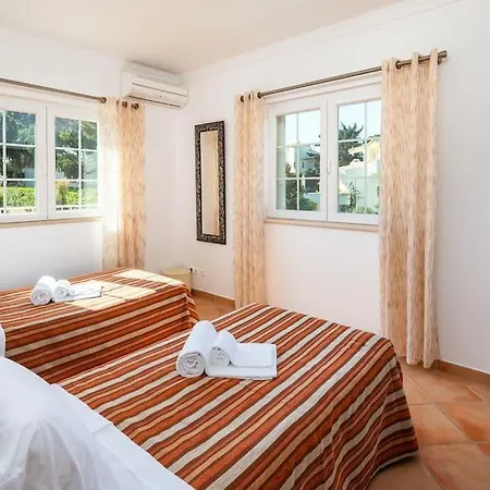 4 Bedrooom Private Ribeiro Ii With Pool, Garden, Wi-fi